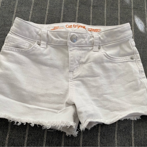 Cat & Jack Girls 8 Ultimate Stretch Jean Shorts - Picture 1 of 6